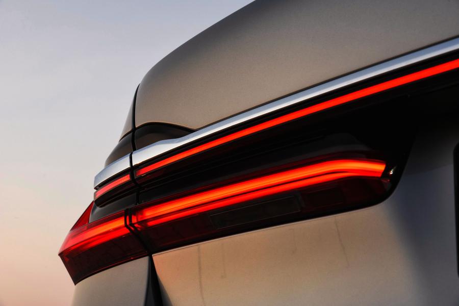 Детали экстерьера BMW 740Li M Sport (G12) 2019 года  (ZA) (фото 2 из 17)